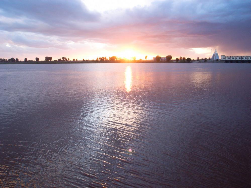 巴彦淖尔,热烈欢迎各位来宾与朋友们